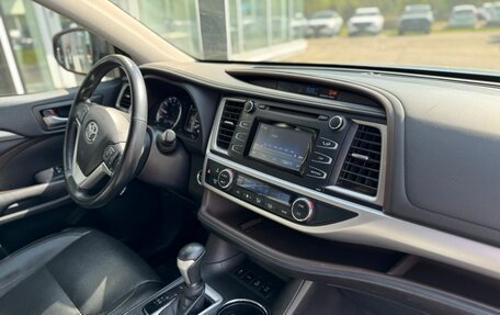 Toyota Highlander III, 2018 год, 3 719 000 рублей, 4 фотография