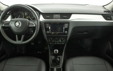 Skoda Rapid I, 2017 год, 1 149 000 рублей, 12 фотография