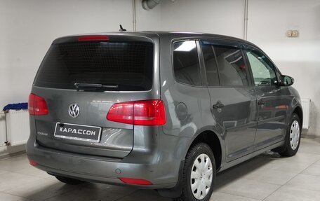 Volkswagen Touran III, 2010 год, 720 000 рублей, 2 фотография