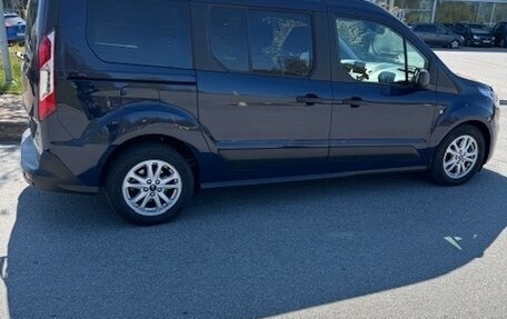 Ford Tourneo Connect II рестайлинг, 2021 год, 2 500 000 рублей, 3 фотография