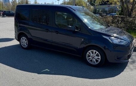Ford Tourneo Connect II рестайлинг, 2021 год, 2 500 000 рублей, 4 фотография
