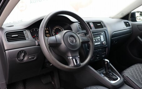 Volkswagen Jetta VI, 2013 год, 1 089 000 рублей, 7 фотография