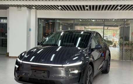 Tesla Model Y I, 2025 год, 5 800 000 рублей, 3 фотография