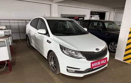 KIA Rio III рестайлинг, 2015 год, 1 050 000 рублей, 2 фотография