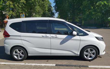 Honda Freed II, 2019 год, 1 999 000 рублей, 12 фотография