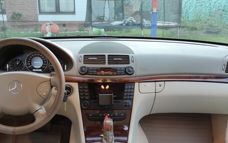 Mercedes-Benz E-Класс, 2004 год, 1 450 000 рублей, 12 фотография