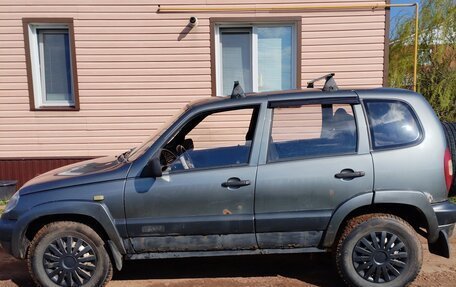 Chevrolet Niva I рестайлинг, 2004 год, 205 000 рублей, 5 фотография