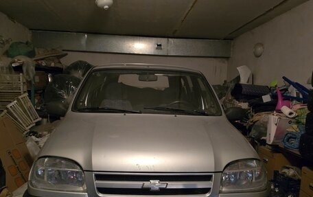 Chevrolet Niva I рестайлинг, 2003 год, 280 000 рублей, 1 фотография