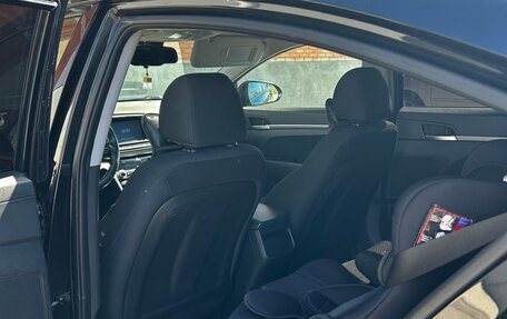 Hyundai Elantra VI рестайлинг, 2018 год, 1 780 000 рублей, 6 фотография