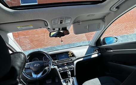 Hyundai Elantra VI рестайлинг, 2018 год, 1 780 000 рублей, 8 фотография