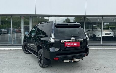 Toyota Land Cruiser Prado 150 рестайлинг 2, 2021 год, 7 499 000 рублей, 4 фотография