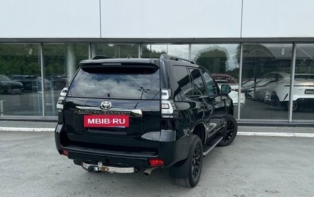 Toyota Land Cruiser Prado 150 рестайлинг 2, 2021 год, 7 499 000 рублей, 2 фотография