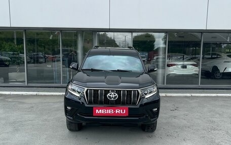 Toyota Land Cruiser Prado 150 рестайлинг 2, 2021 год, 7 499 000 рублей, 6 фотография