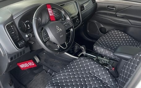 Mitsubishi Outlander III рестайлинг 3, 2019 год, 2 250 000 рублей, 8 фотография