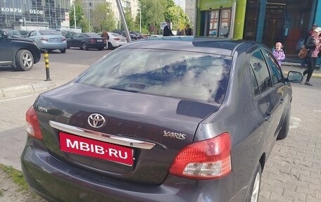 Toyota Yaris III рестайлинг, 2007 год, 690 000 рублей, 3 фотография