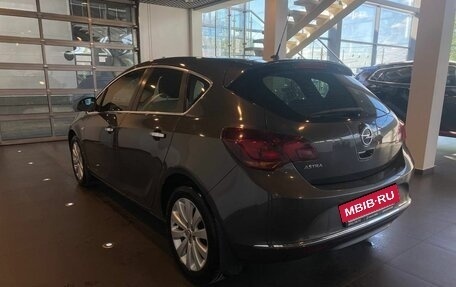 Opel Astra J, 2013 год, 950 000 рублей, 5 фотография