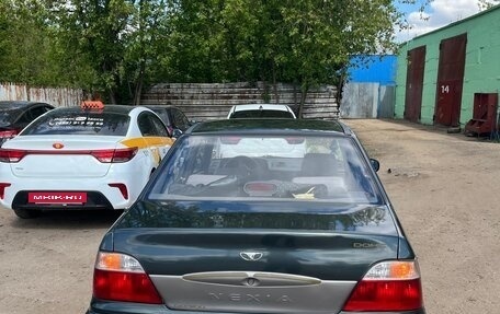 Daewoo Nexia I рестайлинг, 2004 год, 100 000 рублей, 3 фотография