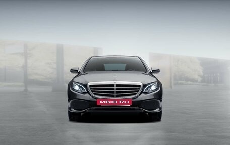 Mercedes-Benz E-Класс, 2018 год, 1 950 000 рублей, 2 фотография