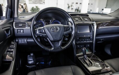 Toyota Camry, 2016 год, 1 998 000 рублей, 15 фотография