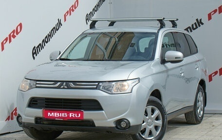 Mitsubishi Outlander III рестайлинг 3, 2013 год, 1 380 000 рублей, 1 фотография