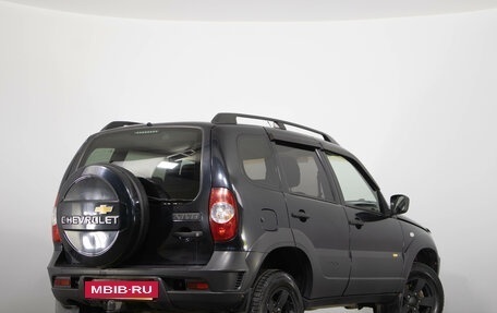 Chevrolet Niva I рестайлинг, 2017 год, 879 000 рублей, 5 фотография