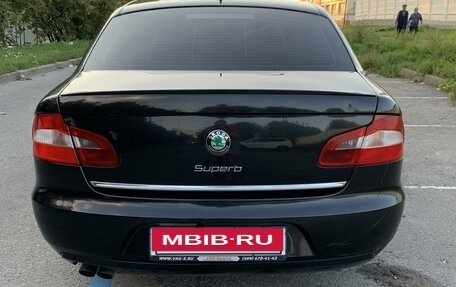Skoda Superb III рестайлинг, 2010 год, 800 000 рублей, 3 фотография
