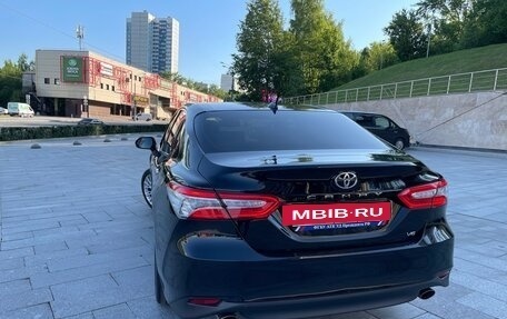 Toyota Camry, 2020 год, 3 300 000 рублей, 3 фотография