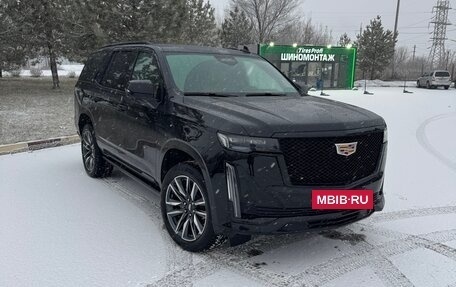 Cadillac Escalade V, 2022 год, 15 000 000 рублей, 3 фотография