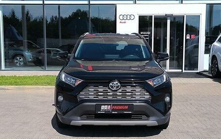 Toyota RAV4, 2019 год, 2 990 000 рублей, 2 фотография