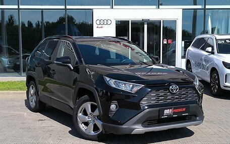 Toyota RAV4, 2019 год, 2 990 000 рублей, 3 фотография