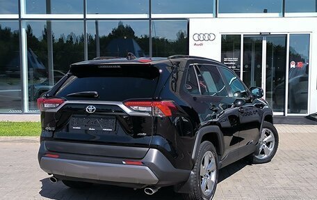 Toyota RAV4, 2019 год, 2 990 000 рублей, 5 фотография