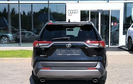 Toyota RAV4, 2019 год, 2 990 000 рублей, 6 фотография