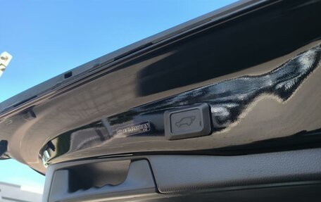 Toyota RAV4, 2019 год, 2 990 000 рублей, 13 фотография
