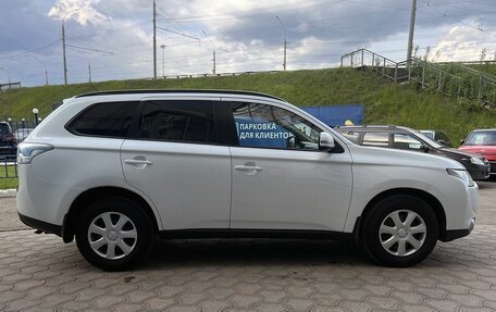 Mitsubishi Outlander III рестайлинг 3, 2013 год, 1 549 000 рублей, 6 фотография