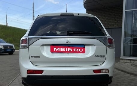 Mitsubishi Outlander III рестайлинг 3, 2013 год, 1 549 000 рублей, 4 фотография