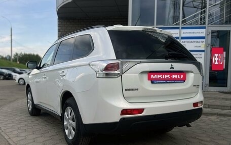 Mitsubishi Outlander III рестайлинг 3, 2013 год, 1 549 000 рублей, 3 фотография