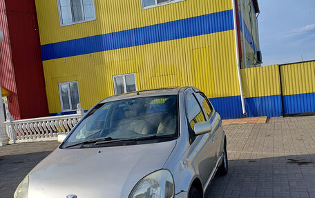 Toyota Vitz, 2002 год, 350 000 рублей, 2 фотография