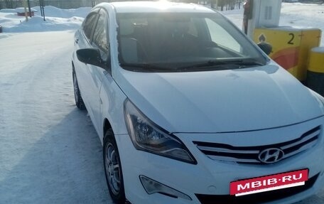 Hyundai Solaris II рестайлинг, 2015 год, 690 000 рублей, 2 фотография