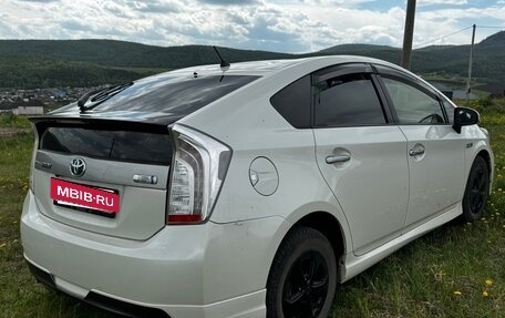 Toyota Prius, 2012 год, 1 330 000 рублей, 3 фотография
