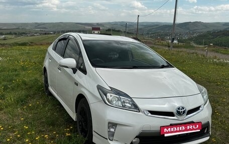 Toyota Prius, 2012 год, 1 330 000 рублей, 6 фотография
