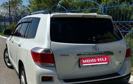 Toyota Highlander III, 2011 год, 2 500 000 рублей, 4 фотография