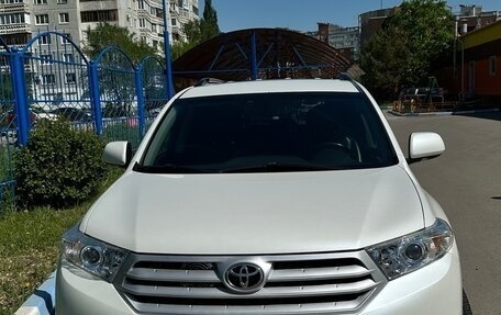 Toyota Highlander III, 2011 год, 2 500 000 рублей, 3 фотография