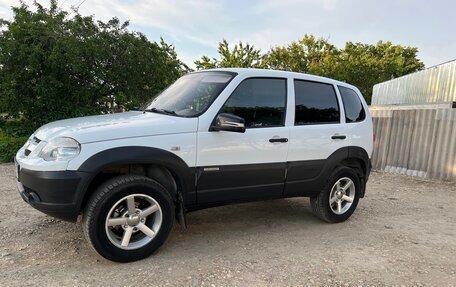 Chevrolet Niva I рестайлинг, 2017 год, 750 000 рублей, 6 фотография