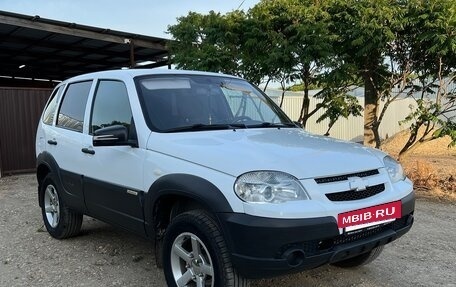 Chevrolet Niva I рестайлинг, 2017 год, 750 000 рублей, 2 фотография