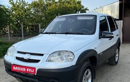 Chevrolet Niva I рестайлинг, 2017 год, 750 000 рублей, 5 фотография