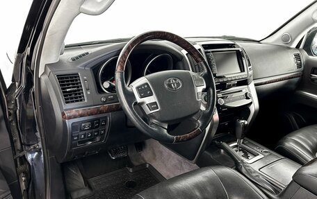 Toyota Land Cruiser 200, 2013 год, 3 349 000 рублей, 12 фотография
