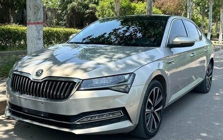 Skoda Superb III рестайлинг, 2021 год, 2 180 441 рублей, 3 фотография