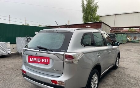 Mitsubishi Outlander III рестайлинг 3, 2014 год, 1 199 000 рублей, 3 фотография