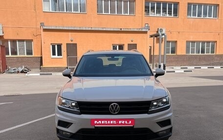 Volkswagen Tiguan II, 2018 год, 2 870 000 рублей, 3 фотография