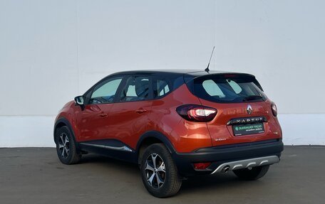 Renault Kaptur I рестайлинг, 2017 год, 1 390 000 рублей, 6 фотография